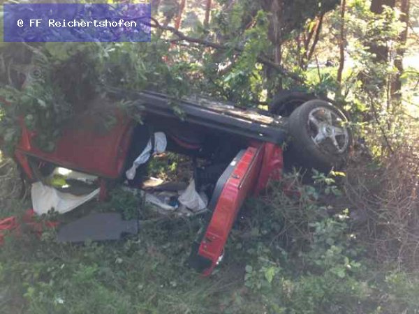 Unfall mit Straßenfahrzeugen, Verkehrshindernis Unfall mit Straßenfahrzeugen, Verkehrshindernis